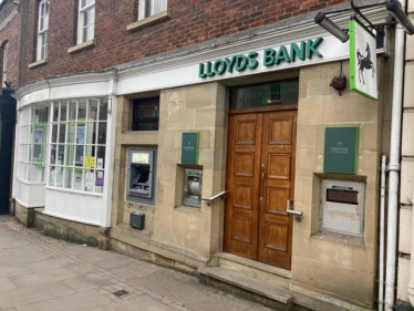 Lloyds branch in Welshpool